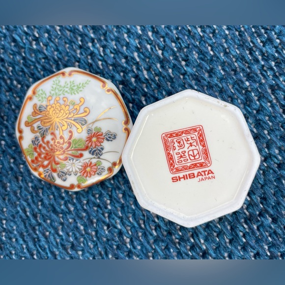 SHIBATA Japan Porcelain Miniature Octagon Trinket Box with Lid - Picture 5 of 6